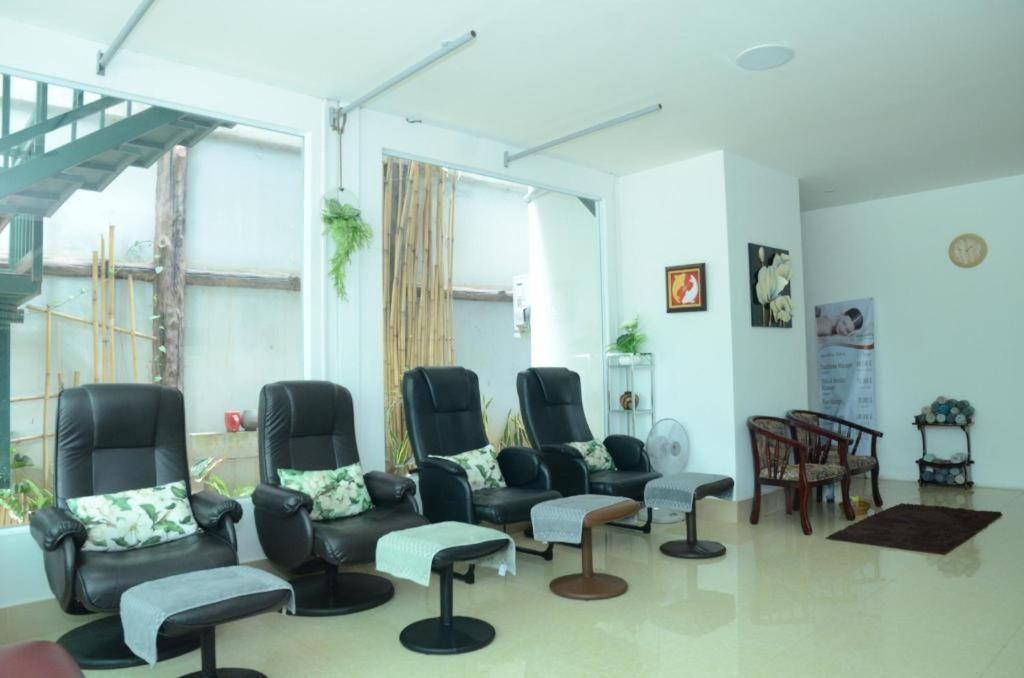 Leuxay Hotel Виентиане Екстериор снимка