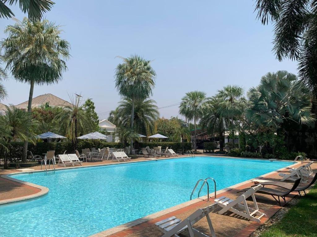 Leuxay Hotel Виентиане Екстериор снимка