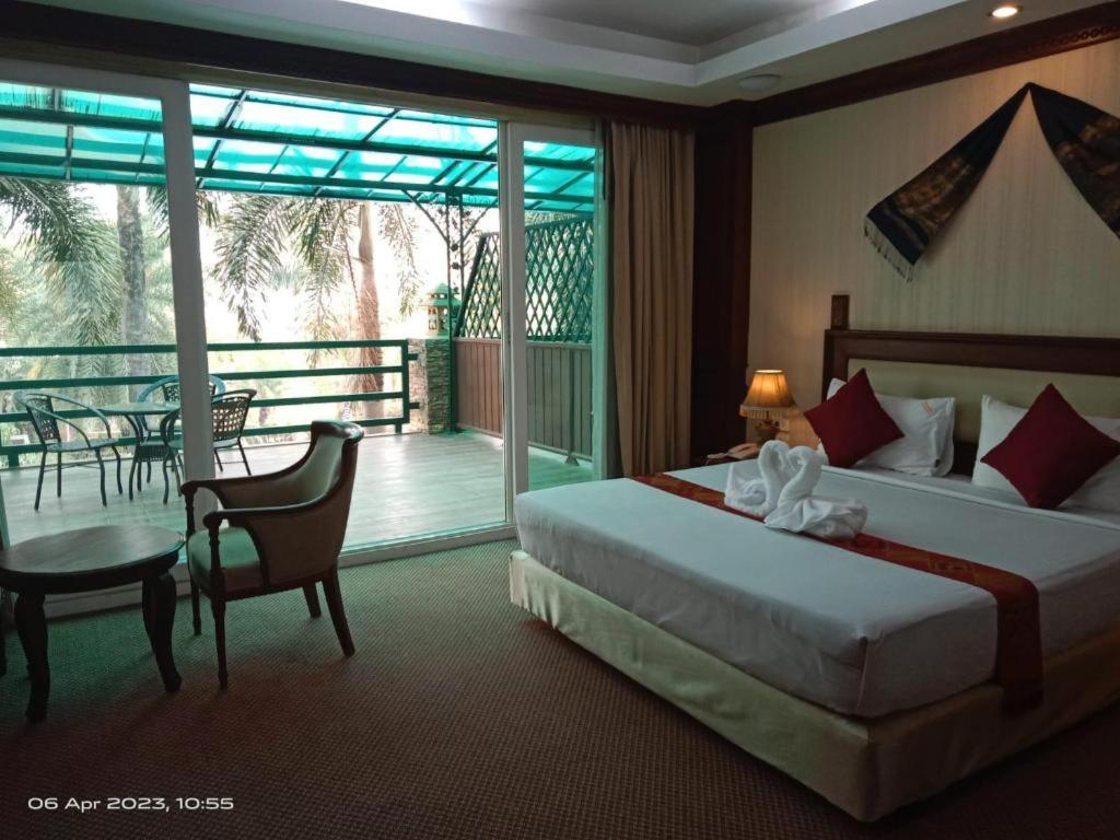Leuxay Hotel Виентиане Екстериор снимка