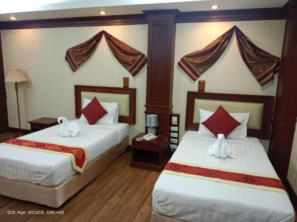 Leuxay Hotel Виентиане Екстериор снимка
