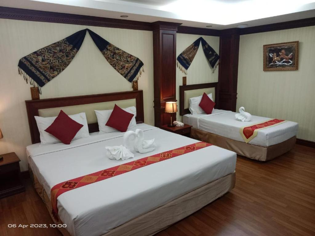 Leuxay Hotel Виентиане Екстериор снимка